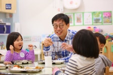 보육지원과 담당공무원, 어린이집 일일체험 합니다