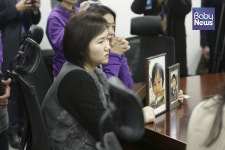 당정협의 결과를 기다리는 해인이·태호 엄마들