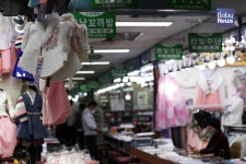 썰렁한 한복상가... 아이들 설빔 맞추러 오세요