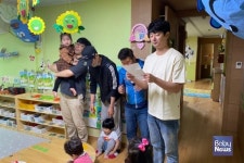 어린이집 규모가 작아도 부모와 교사가 함께 아이를 양육합니다