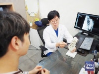 허리통증 심하다면 척추관협착증 의심해야