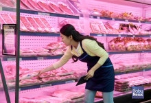 한우 고기 싸졌다고? 여전히 비싼데... 이유 있었다