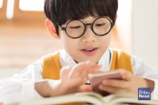 코로나 끝나고, 우리나라 어린이 유튜브 시청시간 줄었다