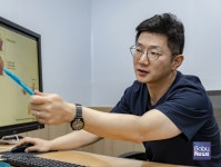 오십견 치료, 어깨 통증 감소 및 움직임 회복 중요