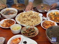 오늘 저녁 탄핵푸드는 뭐가 좋을까? 윤석열 파면 맘카페 반응보니...