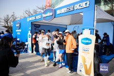 유니레버 바세린 공식 후원 뉴발란스 하프 마라톤 2025 런 유어 웨이 하프 레이스 인천 성황리에 개최