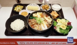 삼성웰스토리, 중국 1위 훠궈 프랜차이즈 하이디라오 손잡고 구내식당에서 정통 마라훠궈 제공