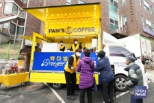 [나눔뉴스] 더본코리아, 구세군강북종합사회복지관과 설 맞이 나눔 활동… 독거 어르신 500여 명에 음료•간식 전달