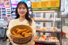 가성비 간식 인기…CU 붕어꼬리빵·세븐일레븐 9천원 치킨
