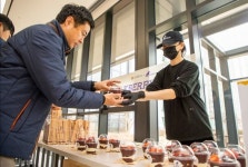 호반그룹, 오크베리와 사내식당서 브랜드데이 진행
