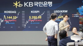 7% 급등한 코스피 워시쇼크 털었다 삼성전자 11%·SK하이닉스 9% 상승