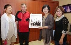 전주시 덕진구청, 가족사진 전달