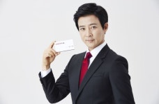 배우 최수종, ‘청개구리투자그룹’ 전속모델 계약 확정