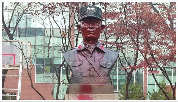 대구, 박정희 전 대통령 동상 설치 논란…시민들 강력 반발