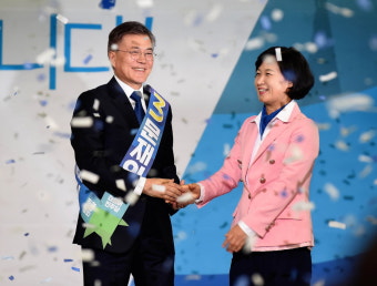 [포토] 민주당 경선 결과, 문재인의 압도적 승리