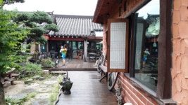 맛에 취하고 주변 풍경에 취하다 <산채고을>