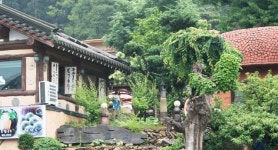 맛에 취하고 주변 풍경에 취하다 <산채고을>