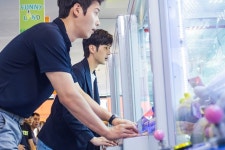 ‘20세기 소년소녀’ 김지석 이상우, 훈훈한 인형뽑기 현장 공개