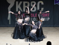 [포토] 그라티아 벨리댄스팀, 축하공연으로 폴댄스장 분위기 업~↑(2017 KPSC)