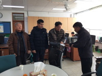 ㈜톱텍, 취약계층 아동 위한 후원물품 전달