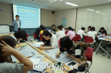 레인보우영동도서관, 군민의 문화 사랑방 자리매김