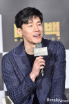 ‘머니백’ 김무열, “맞는 걸로 시작해 맞다가 끝나..영화 내내 맨얼굴 없어”