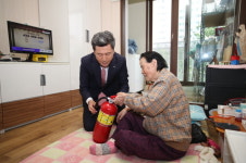 이강덕 포항시장, 노인주거복지시설 은빛빌리지 어르신들 위문