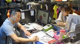 여수시, 진남상가 상인에 책 배달 서비스