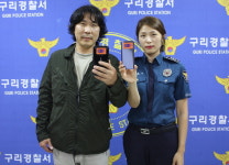 구리경찰서, 카메라 가리는 액정클리너 활용 유명인 대상 불법촬영 반대 캠페인 펼쳐