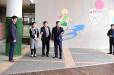 류경기 중랑구청장, 중화초 찾아 학부모들과 공감토론
