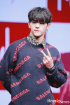 ［포토］스트레이 키즈 우진, 귀엽게 브이 