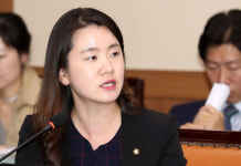 신보라, 6개월 아들 본회의장 등원 추진..문희상 의장 고심