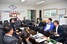 박윤국 포천시장, 훌륭한 기업.우수한 제품에 애정 어린 행보