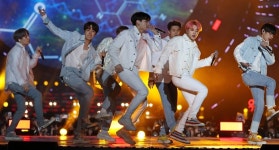 ‘작은 것들을 위한 시’ 방탄소년단, 美 ‘빌보드 200’-‘핫 100’ 6주째 동시 차트인