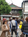 ‘동백꽃 필 무렵’ 촬영지 포항시 구룡포 인본인 가옥거리 관광객 북적