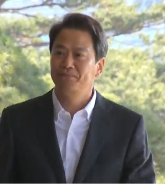 임종석 전 비서실장 공개 소환… 