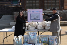 파주 보광사, 양주시 회천노인복지관에 자비나눔 쌀 기증으로 감동 전달