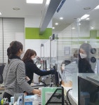 의정부시, 민원창구 투명가림막 설치 및 항균필름 부착