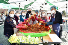 제천시, 체류형 농업창업지원센터 입교생 김장용 김치 나눔
