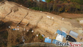 [포토뉴스] 서천읍성에서 방어시설 해자와 목인 발견