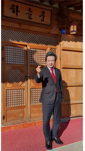 허경영, 새해인사 “함께하면 가시밭길이 꽃길이 된다는 섭리를 함께 하시길...”