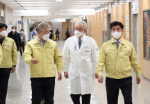 이재명 경기도지사, 4일 중증환자 병상 제공한 성남 분당서울대병원 방문