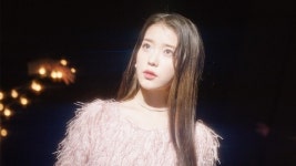 “공감·위로 됐으면”..아이유, 신곡 ‘셀러브리티(Celebrity)’ 음원차트 1위 석권