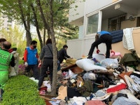 중랑구 신내2동, 민관협력으로 저장강박 가정 봄맞이 대청소!