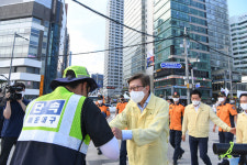 부산시, 가용자원 총동원해 코로나19 확산세 저지에 나섰다