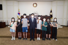 범일초·범물중 학생들, 수성구의회 견학 및 모의의회 체험 실시