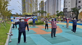 증평군 노인회, 야외에서 즐기는 실버체조 진행