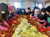 포천시 내촌면 남녀새마을지도자, 사랑의 김장 담그기 행사 진행