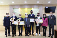 진천군의회 박양규·유후재 의원, 2021년 지방의정봉사상 수상