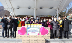 충북농협, 이동식 세탁차량 진천농협에 전달